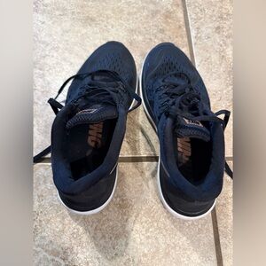 Nike Women's Flex 2017 Run Sneakers